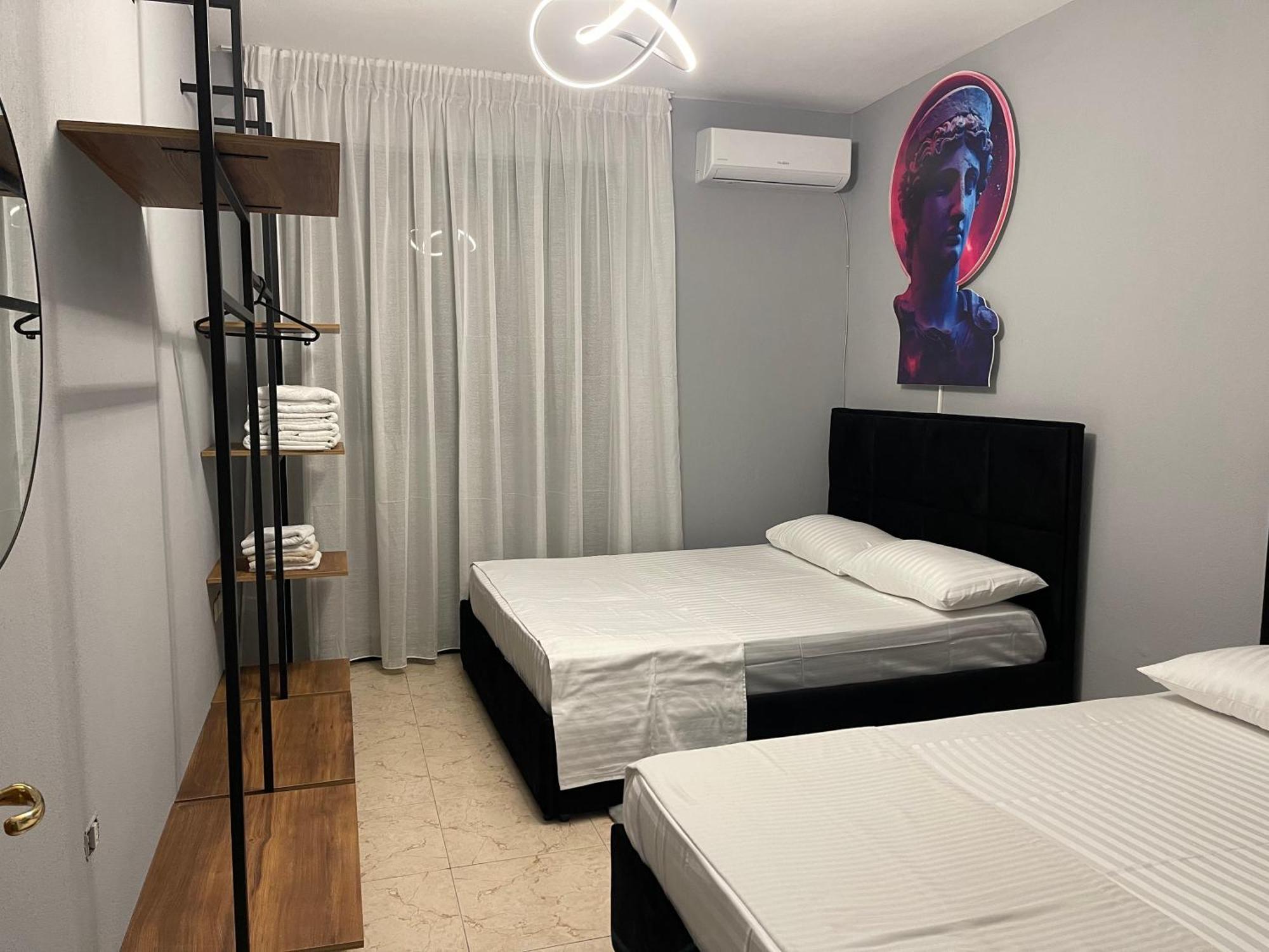 Super House 2 Blloku - 3 Rooms Tirana Buitenkant foto