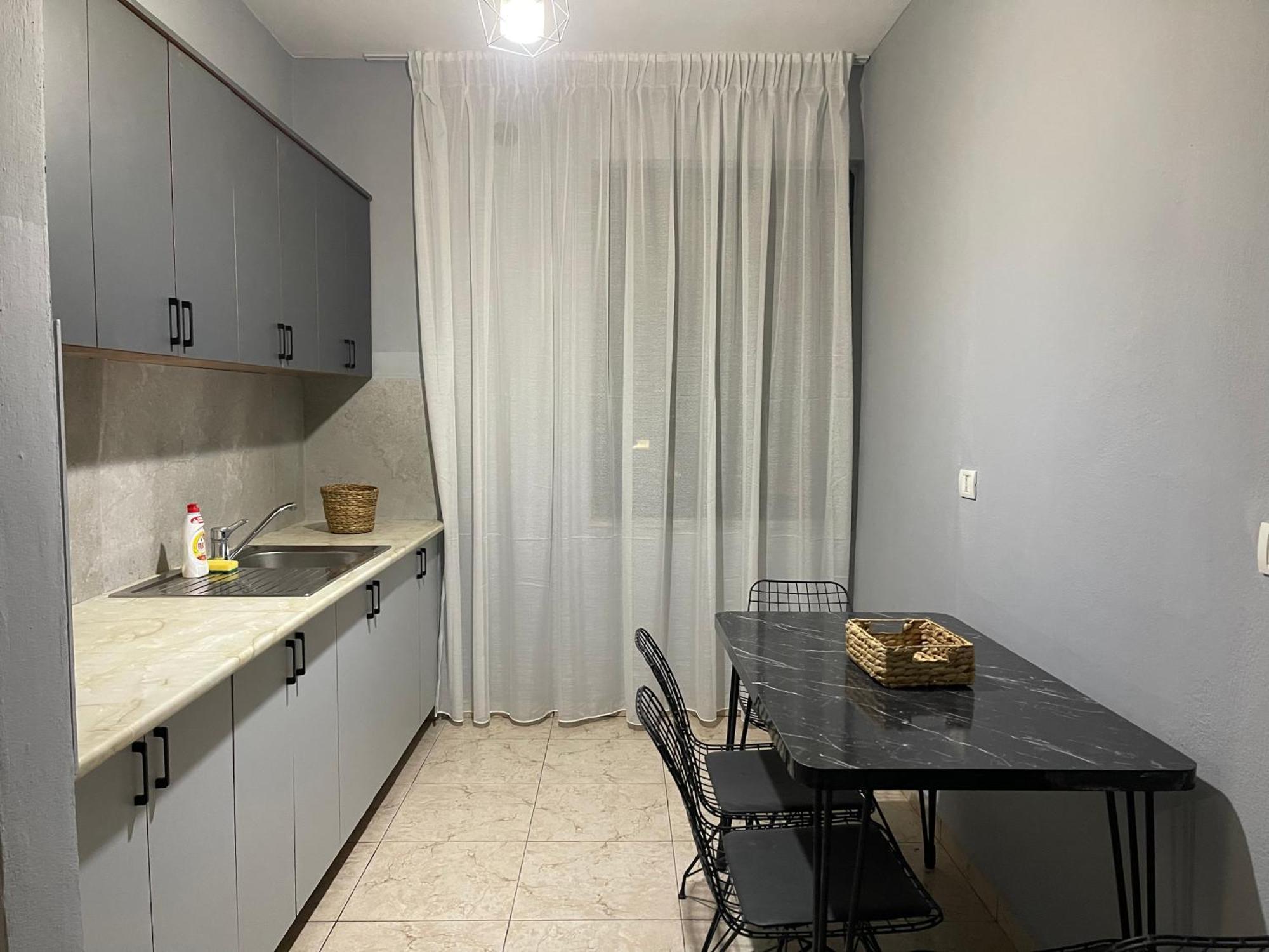 Super House 2 Blloku - 3 Rooms Tirana Buitenkant foto