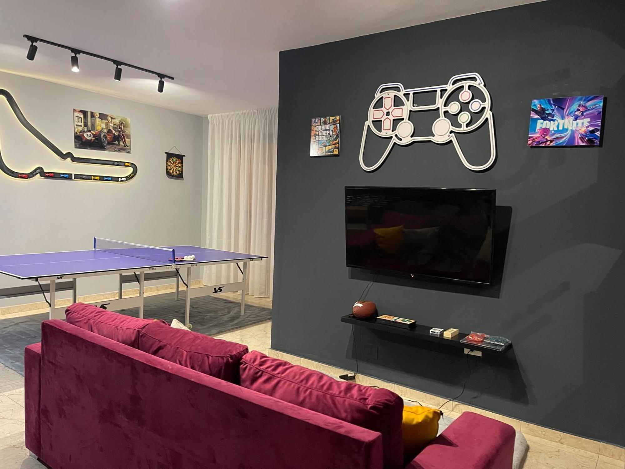 Super House 2 Blloku - 3 Rooms Tirana Buitenkant foto