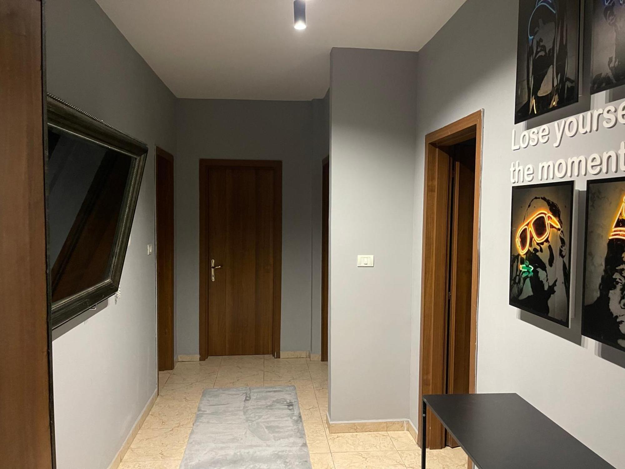 Super House 2 Blloku - 3 Rooms Tirana Buitenkant foto